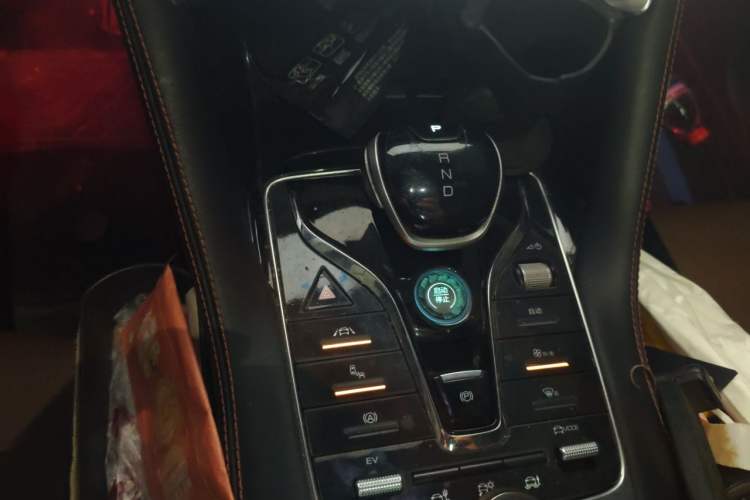 Used BYD Song PLUS New Energy 2021 DM-i 100KM Four-Wheel Drive Flagship PLUS Gear Lever