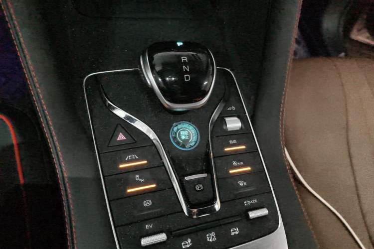 Used BYD Song PLUS New Energy 2021 DM-i 100KM Four-Wheel Drive Flagship PLUS Gear Lever