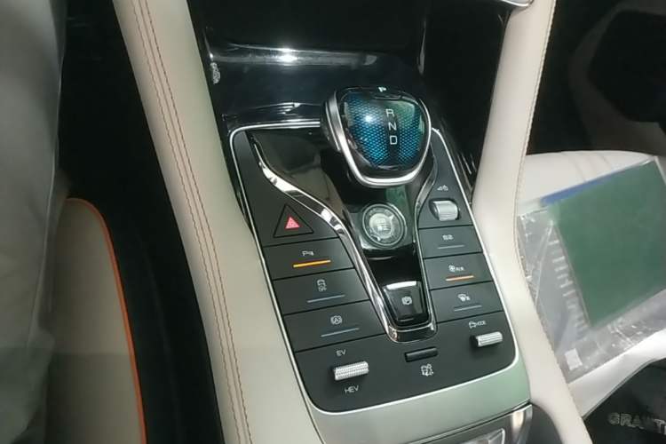 Used BYD Song PLUS New Energy 2021 DM-i 110KM Flagship Model Gear Lever