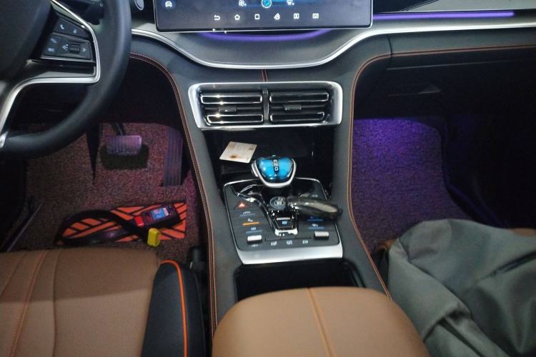 Used BYD Song PLUS New Energy 2021 DM-i 100KM Four-Wheel Drive Flagship PLUS Gear Lever