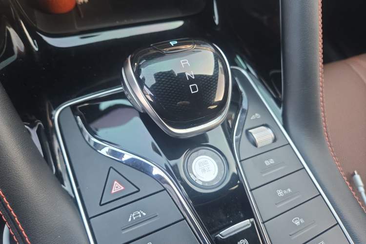 Used BYD Song PLUS New Energy 2021 DM-i 100KM Four-Wheel Drive Flagship PLUS Gear Lever