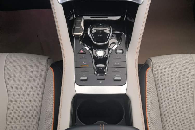 Used BYD Song PLUS New Energy 2021 DM-i 110KM Flagship PLUS Gear Lever