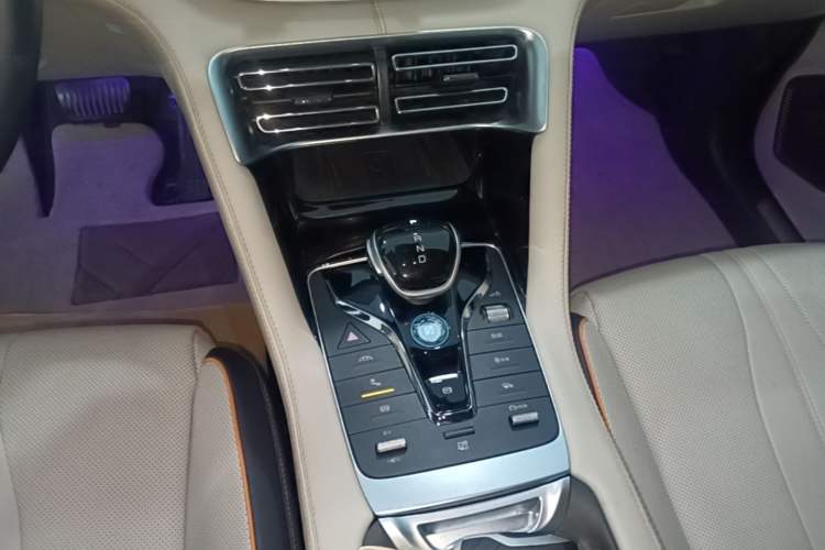 Used BYD Song PLUS New Energy 2021 DM-i 110KM Flagship PLUS 5G Edition Gear Lever