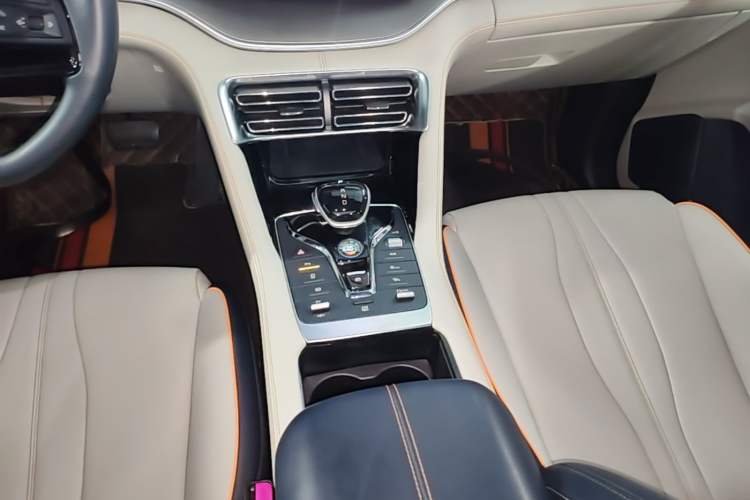 Used BYD Song PLUS New Energy 2021 DM-i 110KM Flagship Model Gear Lever