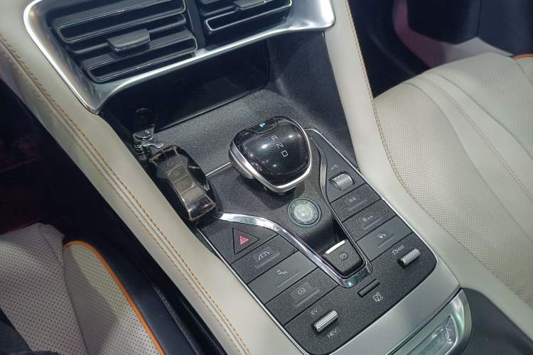 Used BYD Song PLUS New Energy 2021 DM-i 51KM Prestige Model Interior 1