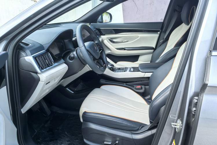 Used BYD Song PLUS New Energy 2021 DM-i 110KM Flagship Model Interior 1