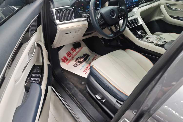 Used BYD Song PLUS New Energy 2021 DM-i 110KM Flagship Model Interior 1