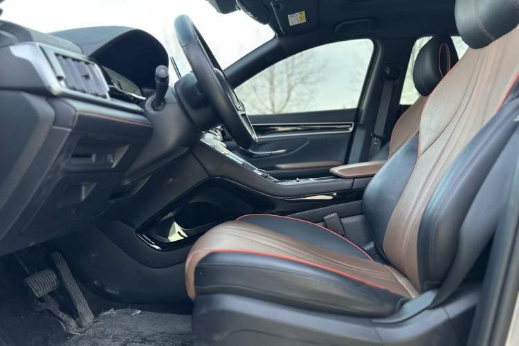 Used BYD Song PLUS New Energy 2021 DM-i 100KM Four-Wheel Drive Flagship PLUS Interior 2
