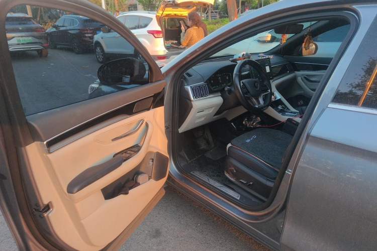 Used BYD Song PLUS New Energy 2021 DM-i 110KM Flagship PLUS Interior 3