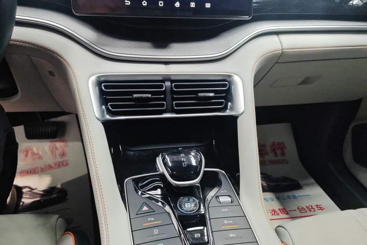 Used BYD Song PLUS New Energy 2021 DM-i 110KM Flagship Model Interior 3