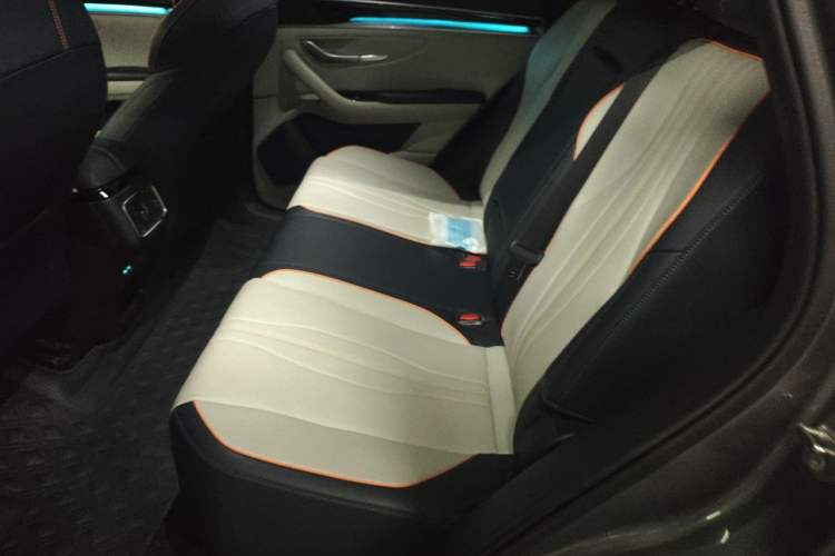 Used BYD Song PLUS New Energy 2021 EV Deluxe Model Interior 4