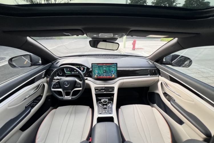 Used BYD Song PLUS New Energy 2021 EV Flagship Model Interior 4