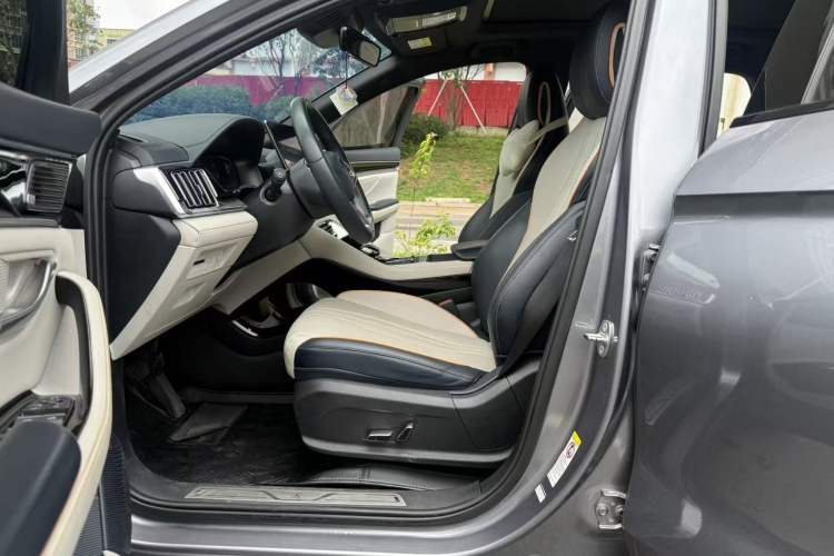 Used BYD Song PLUS New Energy 2021 DM-i 110KM Flagship PLUS 5G Edition Interior 4