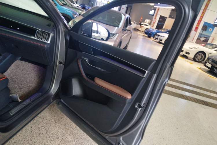 Used BYD Song PLUS New Energy 2021 DM-i 100KM Four-Wheel Drive Flagship PLUS Interior 5