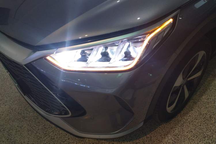 Used BYD Song PLUS New Energy 2021 DM-i 100KM Four-Wheel Drive Flagship PLUS Left Front Headlight