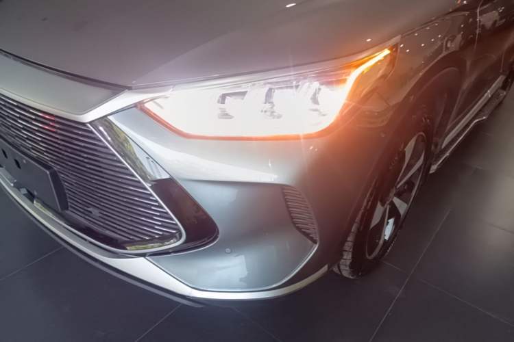 Used BYD Song PLUS New Energy 2021 DM-i 110KM Flagship PLUS 5G Edition Left Front Headlight