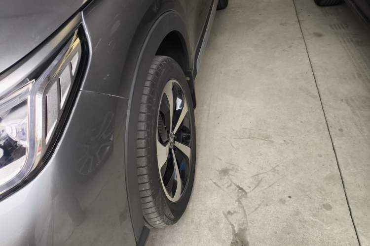 Used BYD Song PLUS New Energy 2021 DM-i 51KM Prestige Model Left Front Wheel Hub