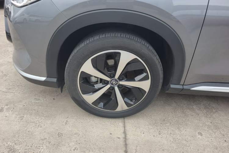 Used BYD Song PLUS New Energy 2021 DM-i 110KM Flagship Model Left Front Wheel Hub