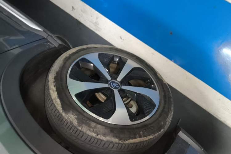 Used BYD Song PLUS New Energy 2021 EV Deluxe Model Left Front Wheel Hub