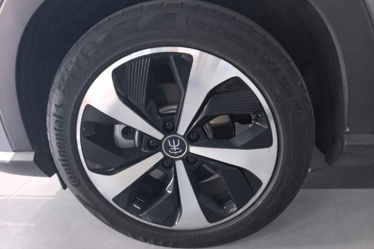 Used BYD Song PLUS New Energy 2021 DM-i 110KM Flagship PLUS 5G Edition Left Front Wheel Hub