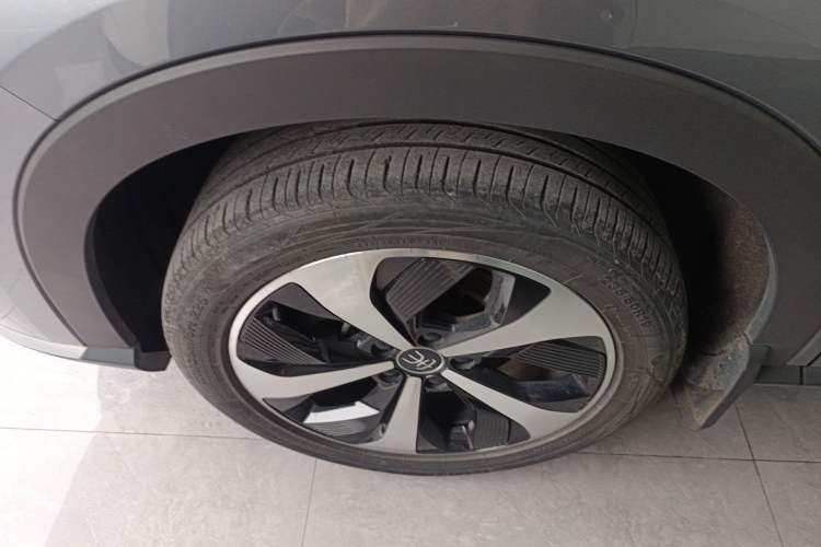Used BYD Song PLUS New Energy 2021 DM-i 51KM Prestige Model Left Front Wheel Hub
