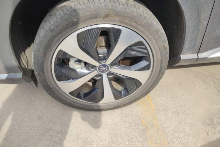 Used BYD Song PLUS New Energy 2021 DM-i 110KM Flagship PLUS Left Front Wheel Hub