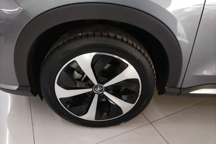 Used BYD Song PLUS New Energy 2021 DM-i 110KM Flagship PLUS Left Front Wheel Hub