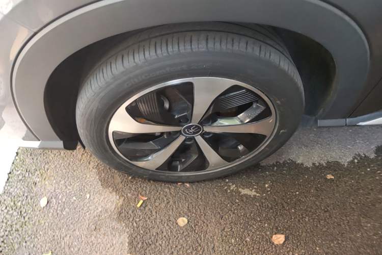 Used BYD Song PLUS New Energy 2021 DM-i 110KM Flagship Model Left Front Wheel Hub