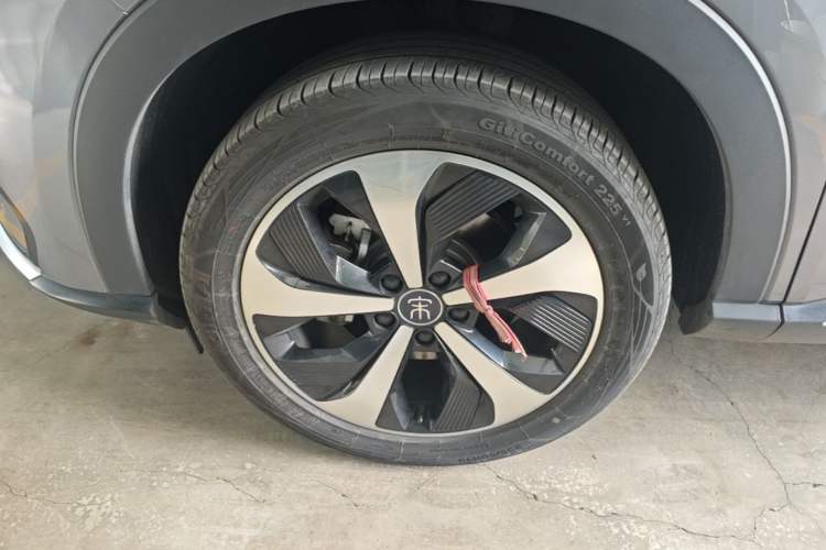 Used BYD Song PLUS New Energy 2021 EV Deluxe Model Left Front Wheel Hub