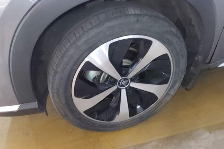Used BYD Song PLUS New Energy 2021 DM-i 110KM Flagship PLUS Left Front Wheel Hub