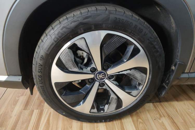Used BYD Song PLUS New Energy 2021 DM-i 110KM Flagship PLUS 5G Edition Left Front Wheel Hub