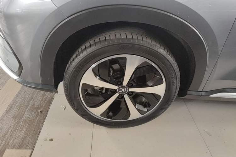 Used BYD Song PLUS New Energy 2021 EV Flagship Model Left Front Wheel Hub