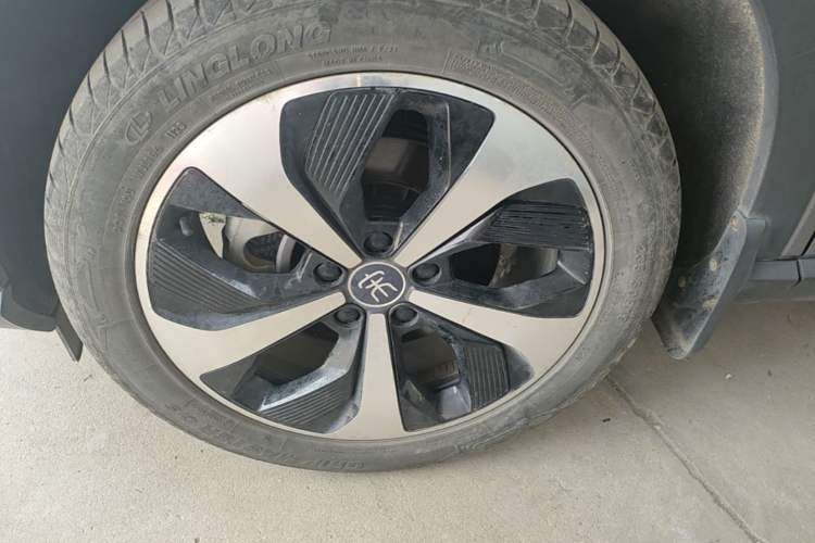 Used BYD Song PLUS New Energy 2021 EV Flagship Model Left Front Wheel Hub