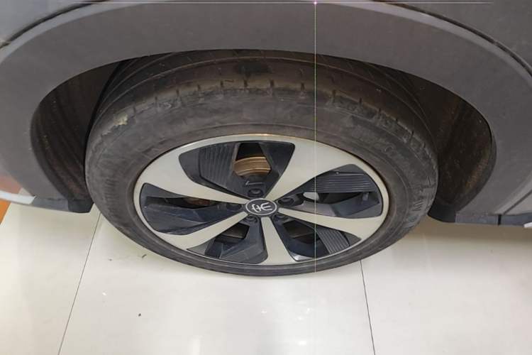 Used BYD Song PLUS New Energy 2021 DM-i 110KM Flagship PLUS 5G Edition Left Front Wheel Hub