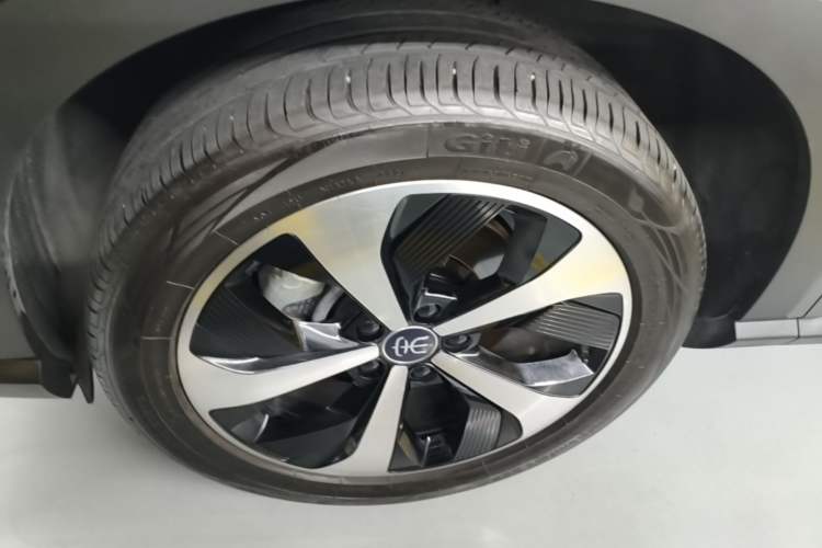 Used BYD Song PLUS New Energy 2021 DM-i 51KM Prestige Model Left Front Wheel Hub