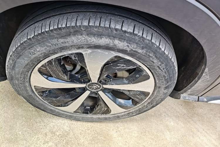 Used BYD Song PLUS New Energy 2021 EV Flagship Model Left Front Wheel Hub