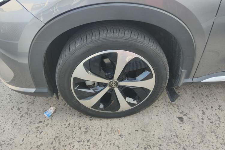 Used BYD Song PLUS New Energy 2021 DM-i 110KM Flagship PLUS Left Front Wheel Hub
