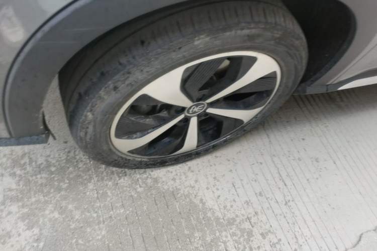 Used BYD Song PLUS New Energy 2021 EV Deluxe Model Left Front Wheel Hub