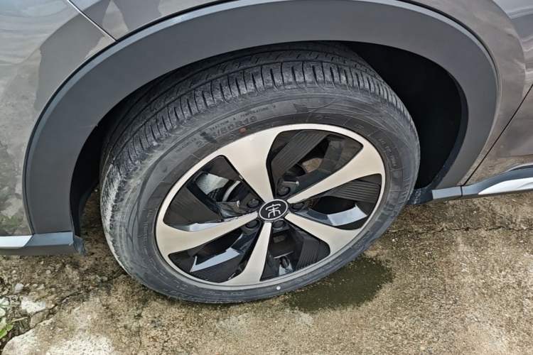 Used BYD Song PLUS New Energy 2021 DM-i 110KM Flagship Model Left Front Wheel Hub