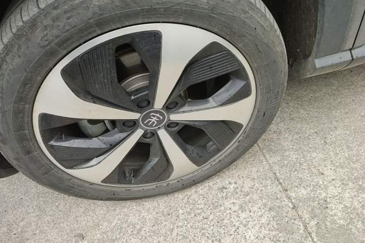 Used BYD Song PLUS New Energy 2021 EV Deluxe Model Left Front Wheel Hub