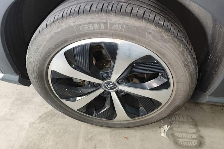 Used BYD Song PLUS New Energy 2021 DM-i 110KM Flagship PLUS Left Front Wheel Hub