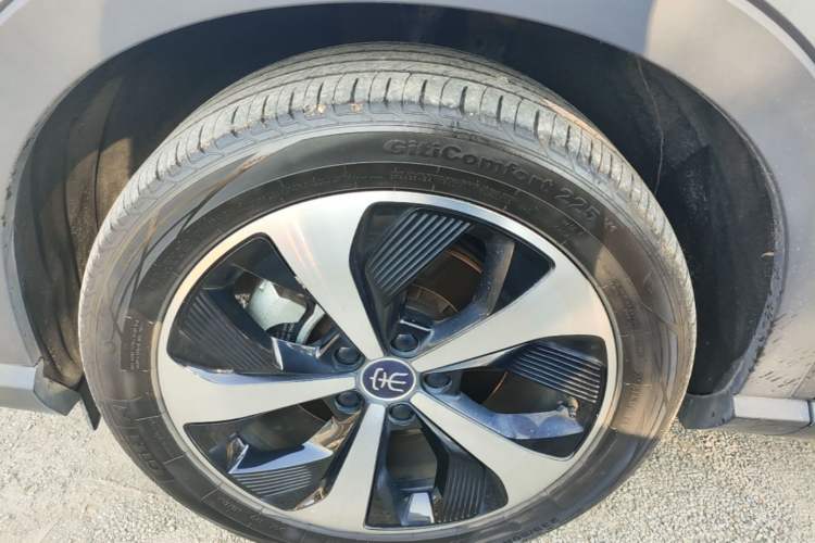 Used BYD Song PLUS New Energy 2021 DM-i 110KM Flagship Model Left Front Wheel Hub