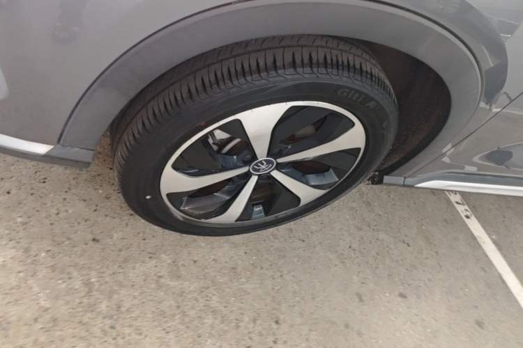 Used BYD Song PLUS New Energy 2021 DM-i 110KM Flagship PLUS Left Front Wheel Hub