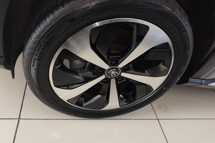 Used BYD Song PLUS New Energy 2021 EV Deluxe Model Left Front Wheel Hub