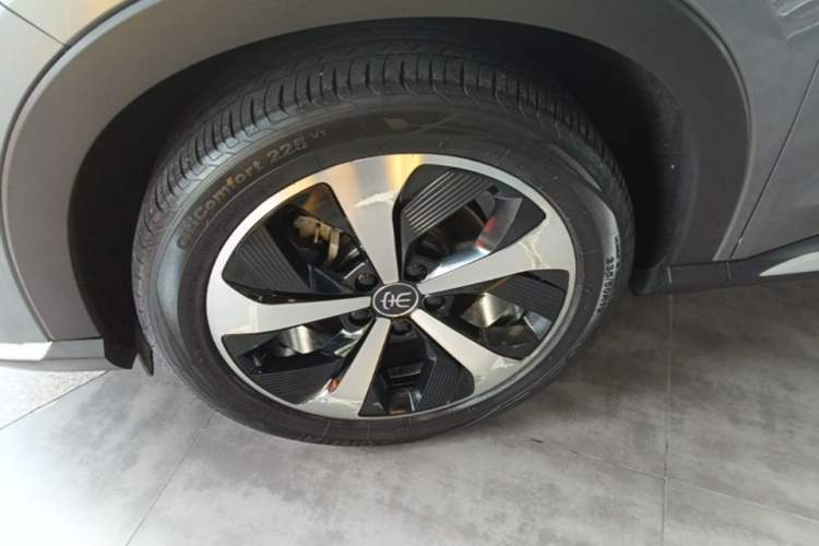Used BYD Song PLUS New Energy 2021 DM-i 110KM Flagship PLUS Left Front Wheel Hub