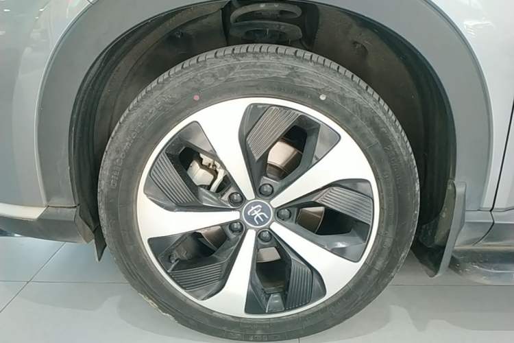 Used BYD Song PLUS New Energy 2021 DM-i 110KM Flagship PLUS Left Front Wheel Hub