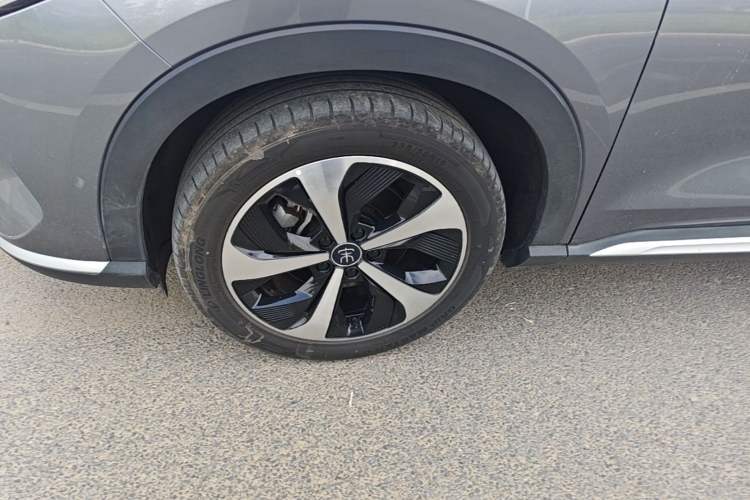 Used BYD Song PLUS New Energy 2021 DM-i 110KM Flagship PLUS Left Front Wheel Hub