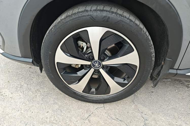 Used BYD Song PLUS New Energy 2021 EV Deluxe Model Left Front Wheel Hub