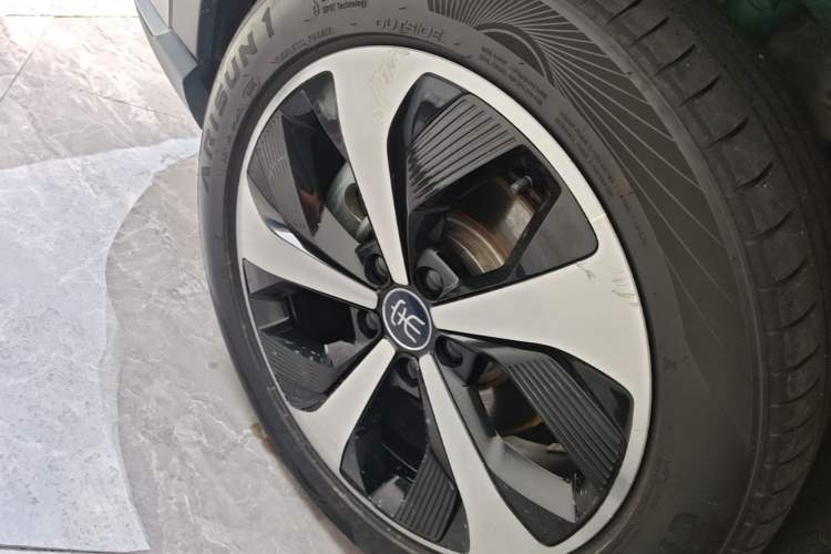 Used BYD Song PLUS New Energy 2021 DM-i 110KM Flagship PLUS Left Front Wheel Hub