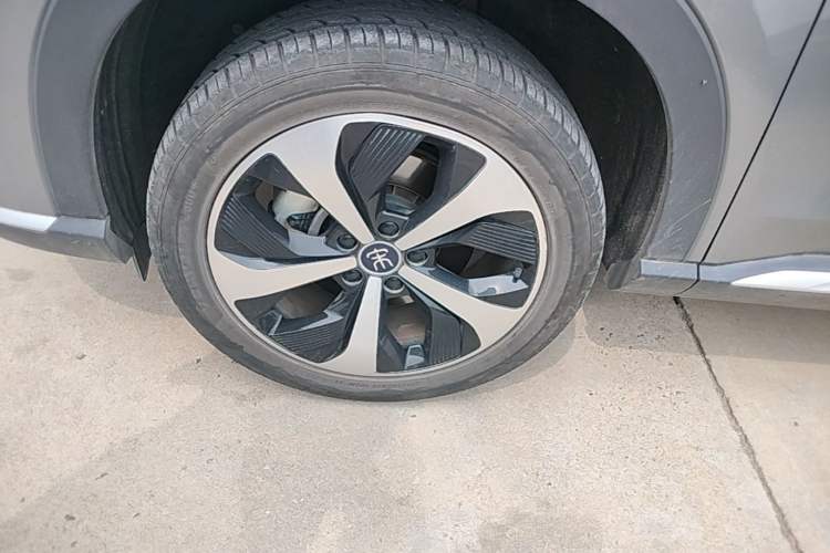 Used BYD Song PLUS New Energy 2021 DM-i 110KM Flagship PLUS Left Front Wheel Hub